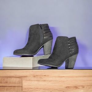 Carlos Santana Hawkins booties - black faux suede